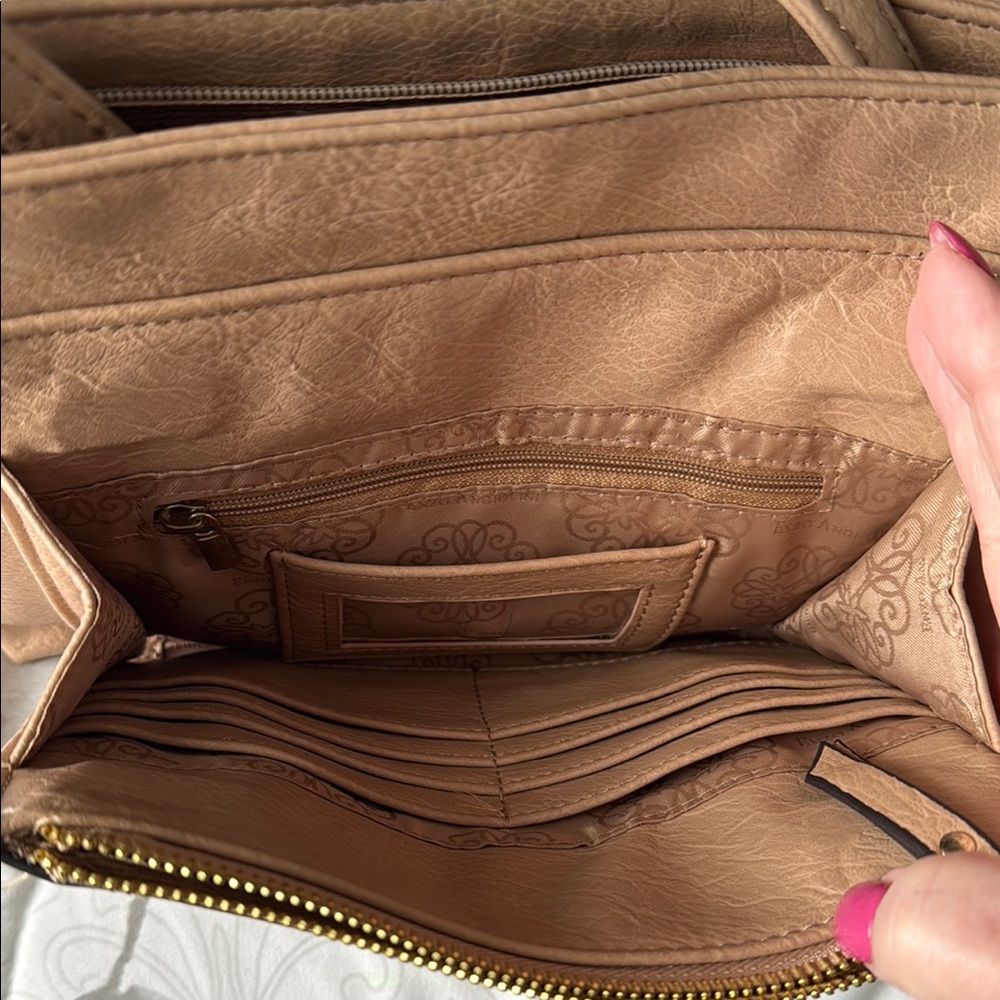 Enzo Angiolini Tan Leather Crossbody Bag with Textured Finish - Picture 3 of 3